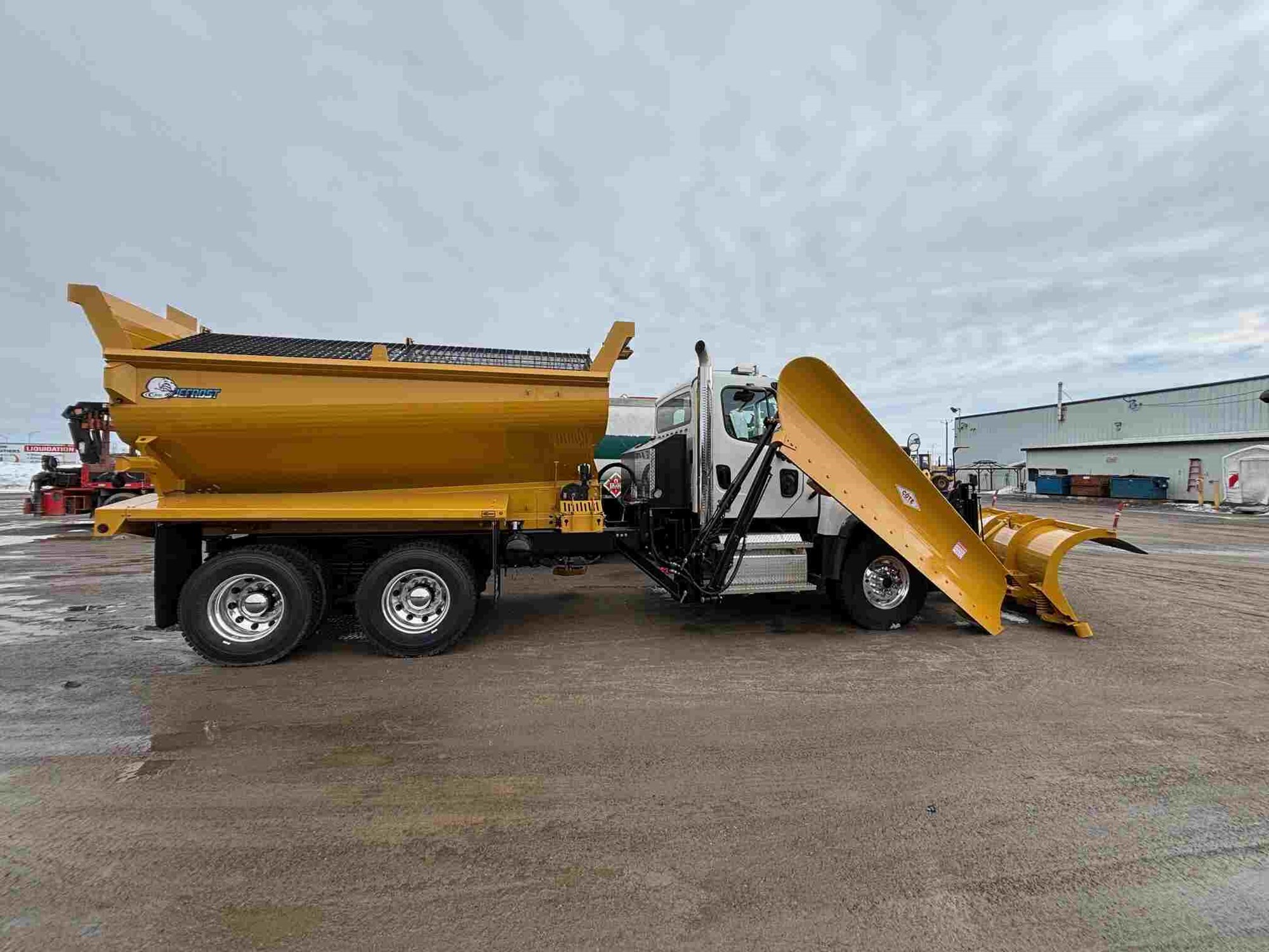 Freightliner 114SD 2025
